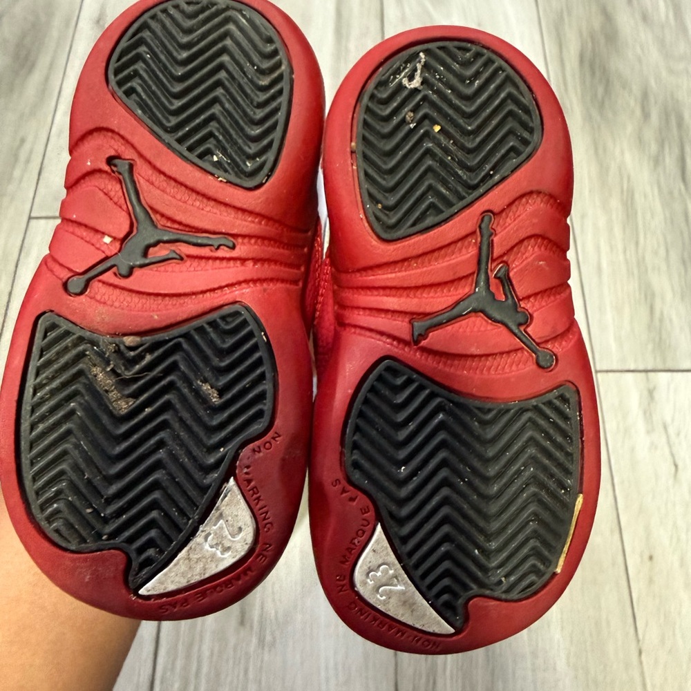 Jordan Retro 12 - Picture 6 of 7